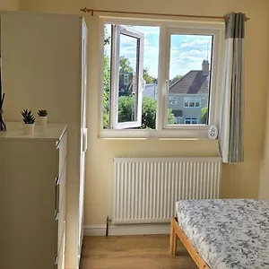 Hostel Private Near Hither Station, London